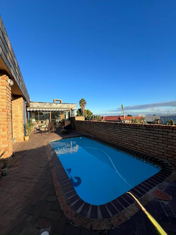 3 Bedroom Property for Sale in Plattekloof Western Cape